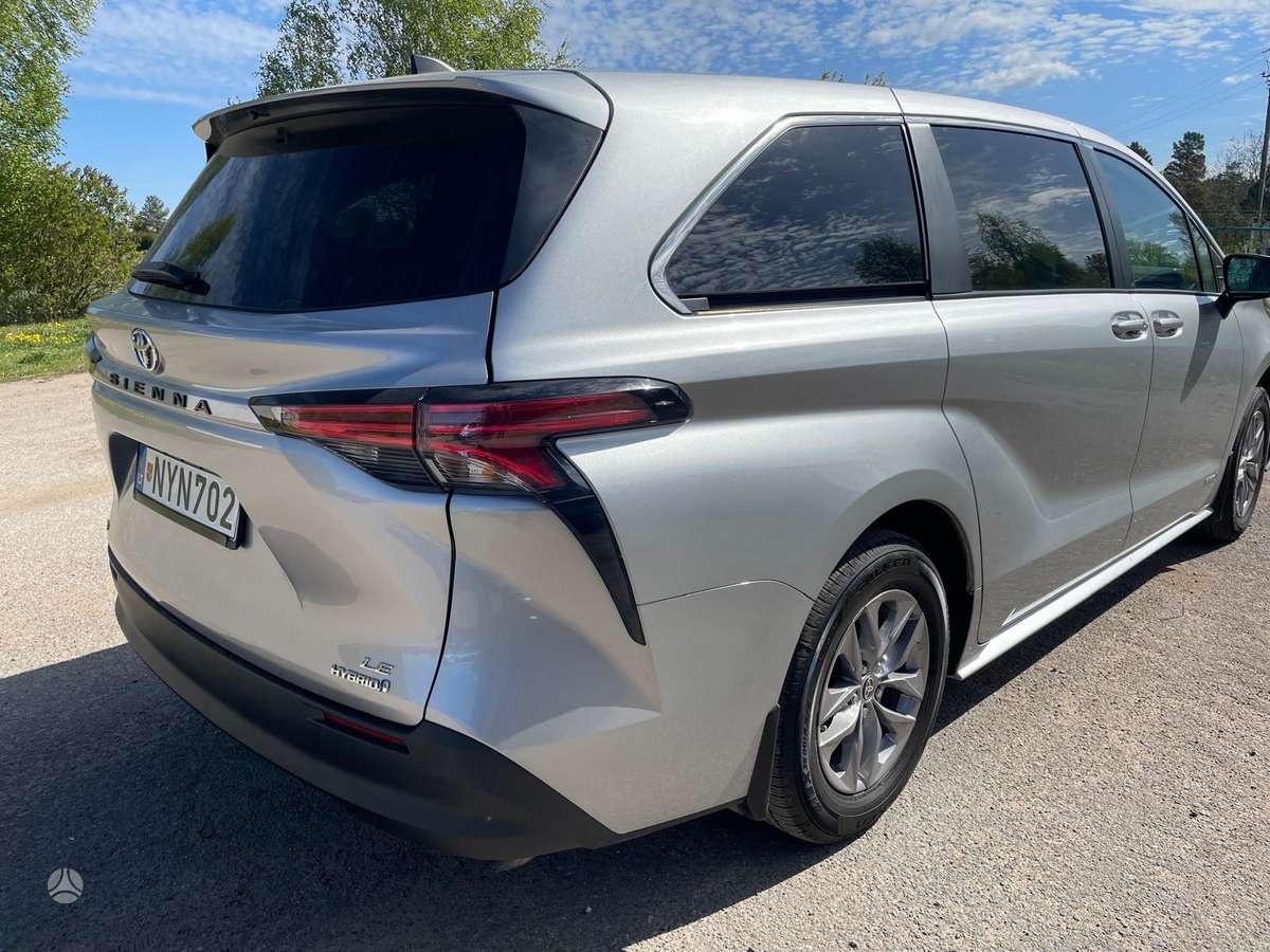 Toyota Sienna - 6