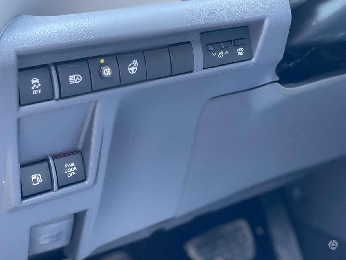 Toyota Sienna - 12