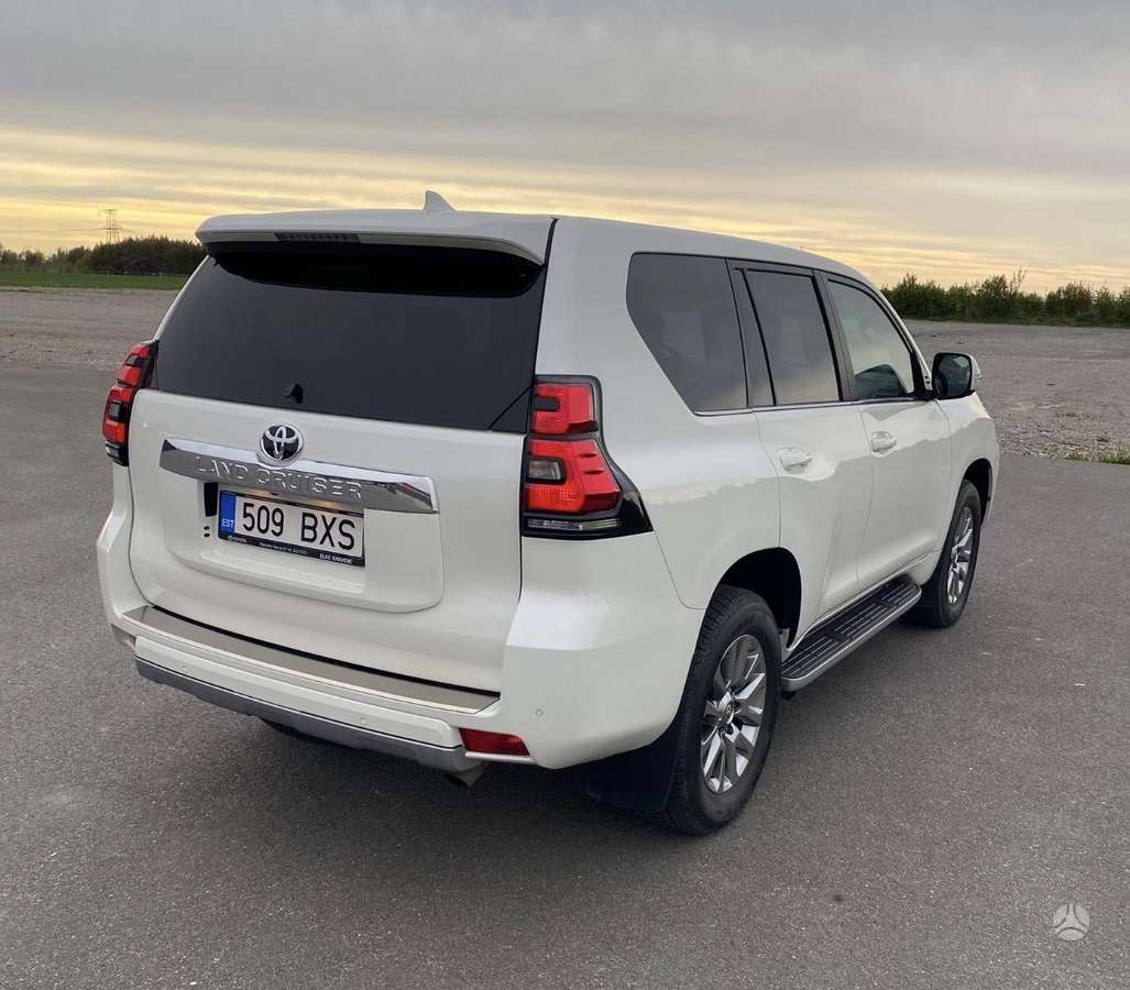 Toyota Land Cruiser - 7