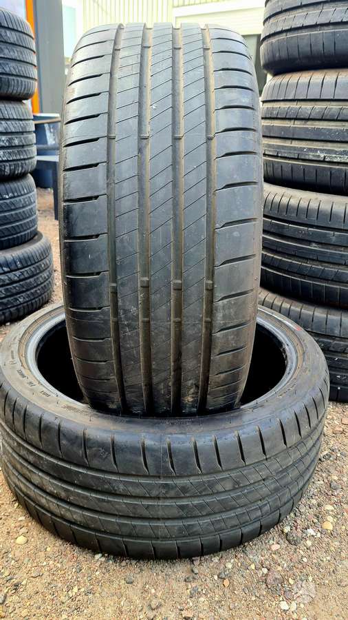 Bridgestone Potenza S005, summer 235/35 R19