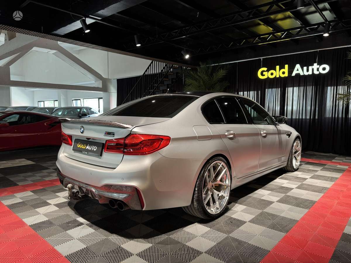BMW M5, 4.4 l., saloon / sedan