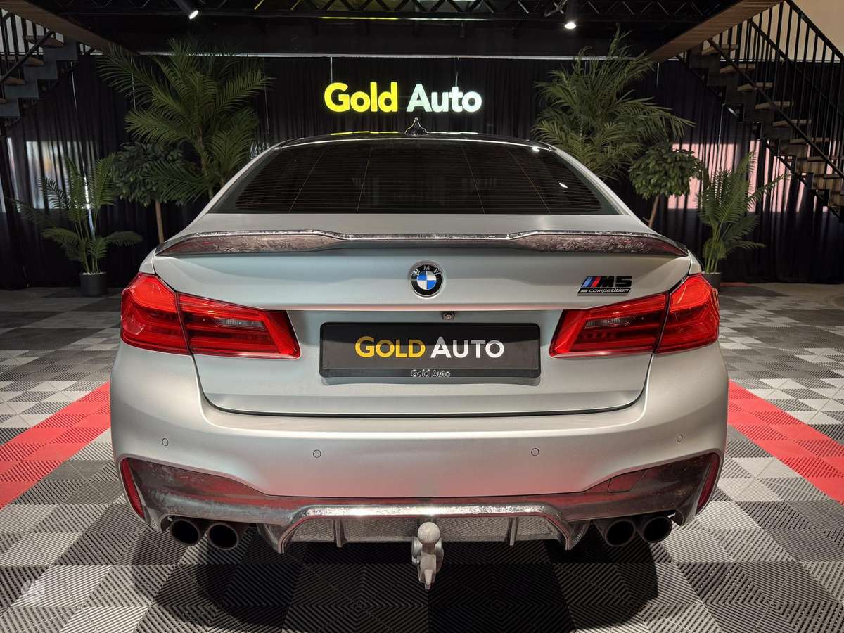 BMW M5, 4.4 l., saloon / sedan