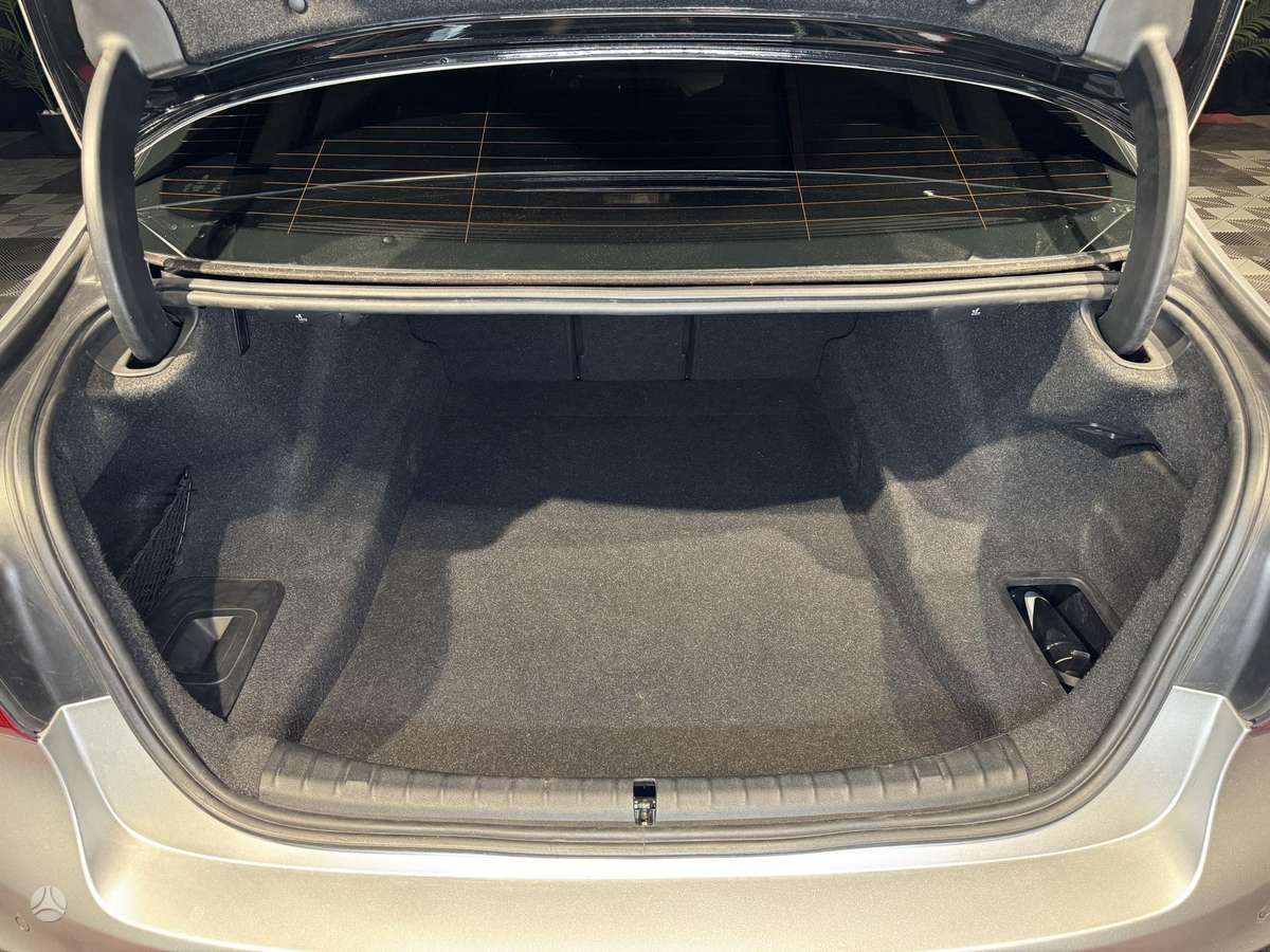 BMW M5, 4.4 l., saloon / sedan