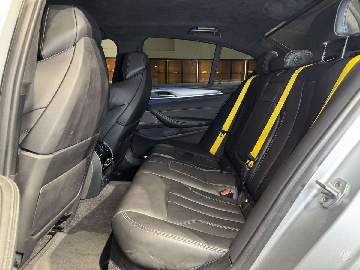 BMW M5, 4.4 l., saloon / sedan