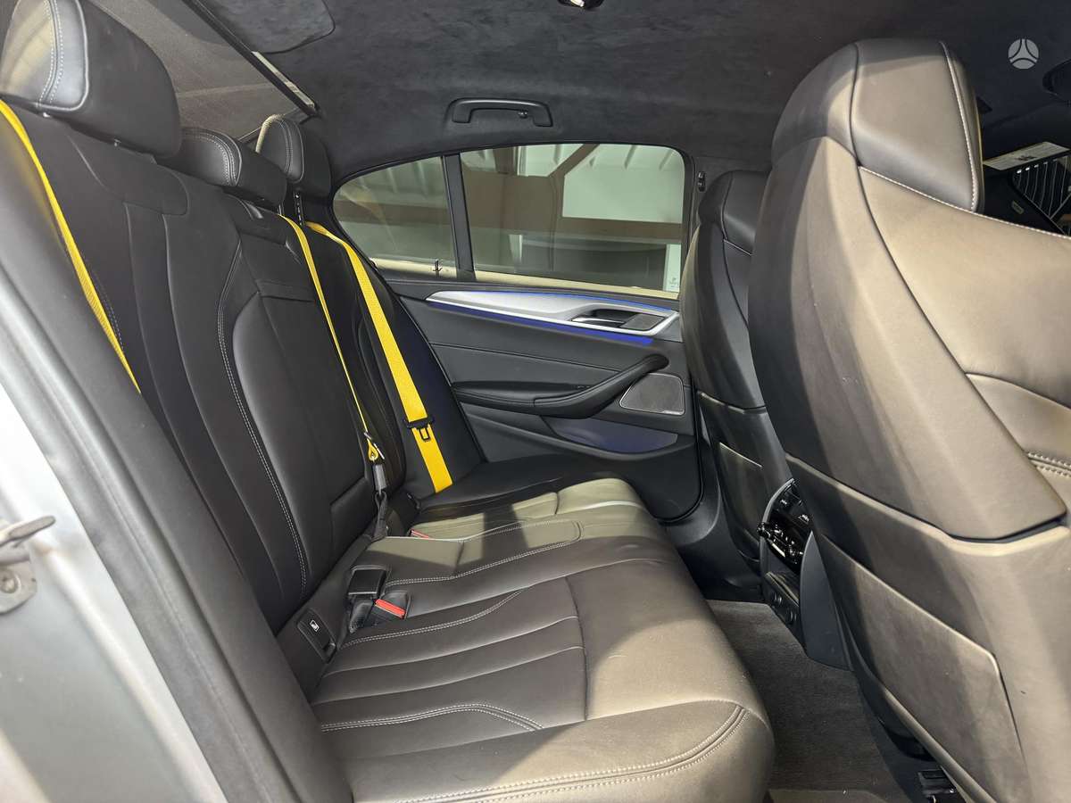 BMW M5, 4.4 l., saloon / sedan