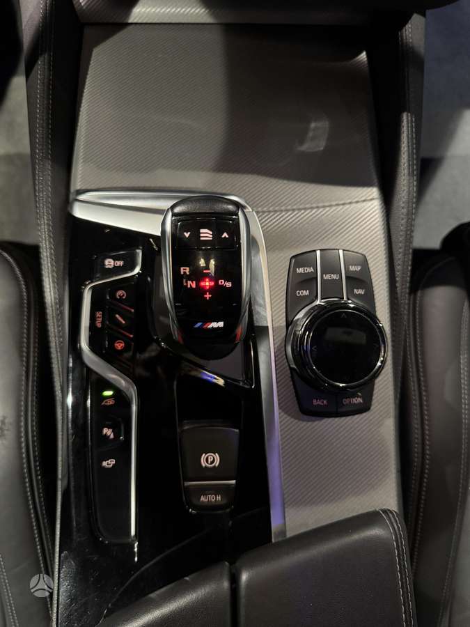 BMW M5, 4.4 l., saloon / sedan