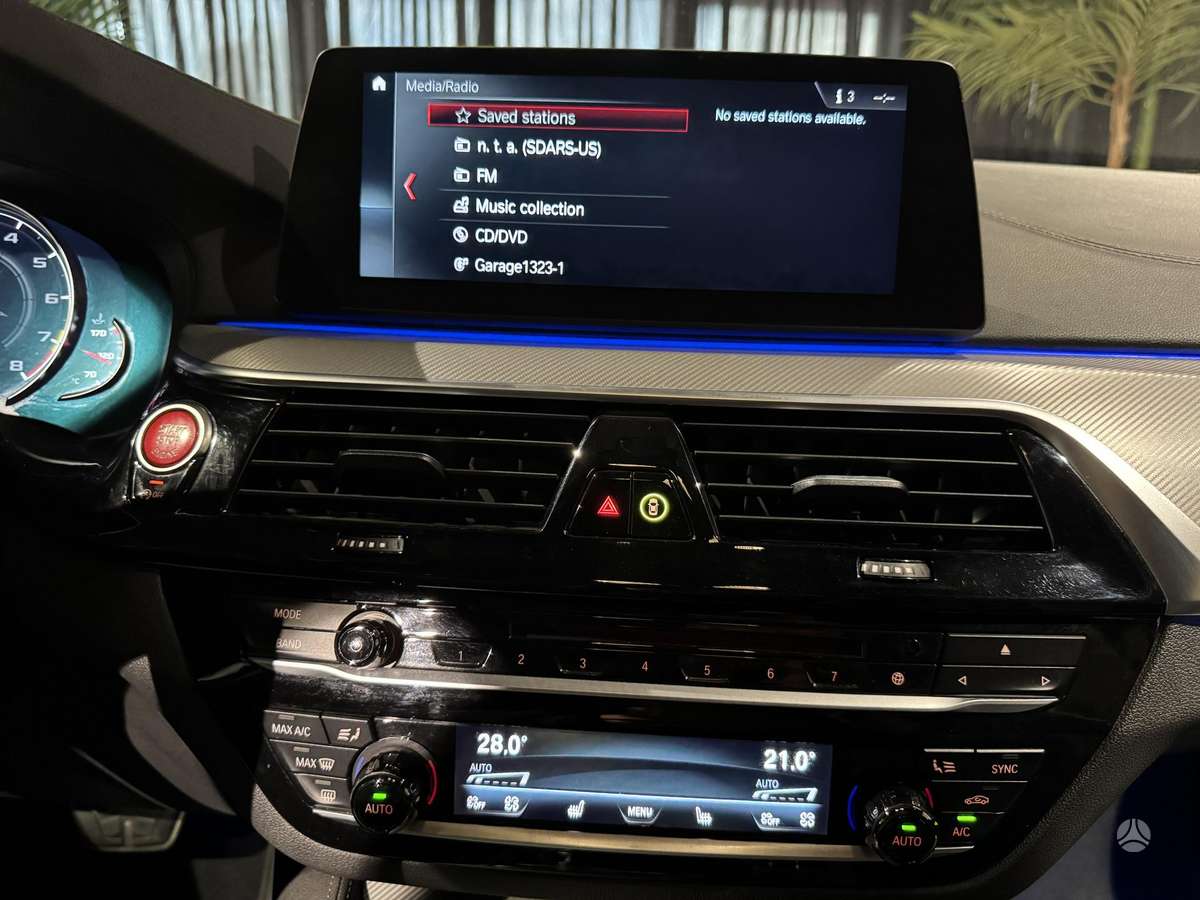 BMW M5, 4.4 l., saloon / sedan