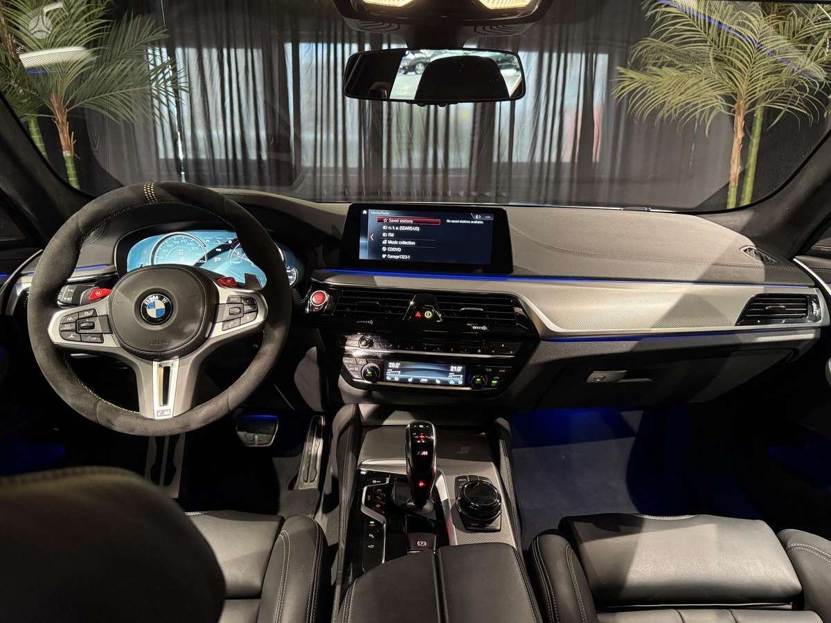 BMW M5, 4.4 l., saloon / sedan