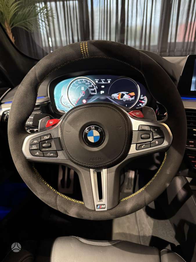 BMW M5, 4.4 l., saloon / sedan