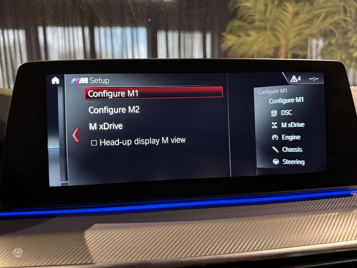 BMW M5, 4.4 l., saloon / sedan