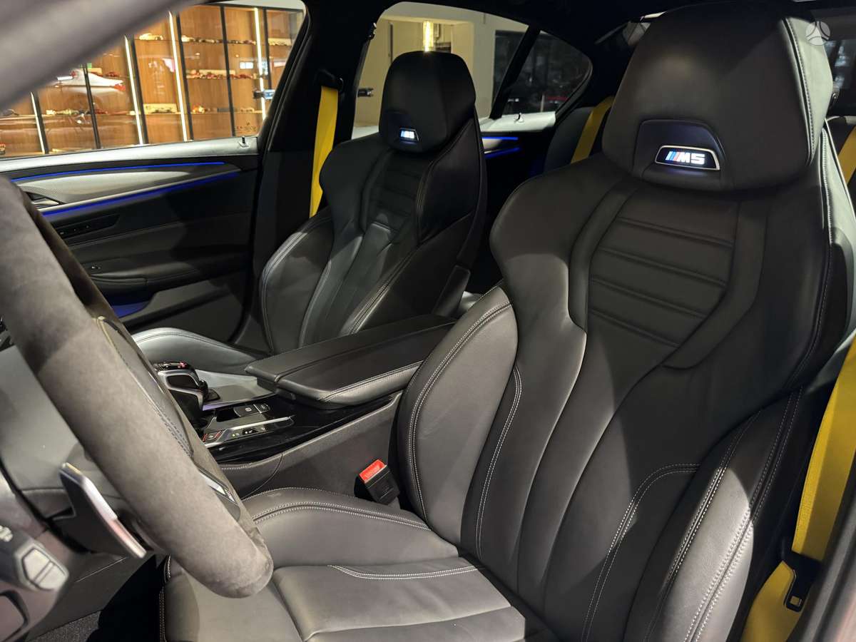 BMW M5, 4.4 l., saloon / sedan