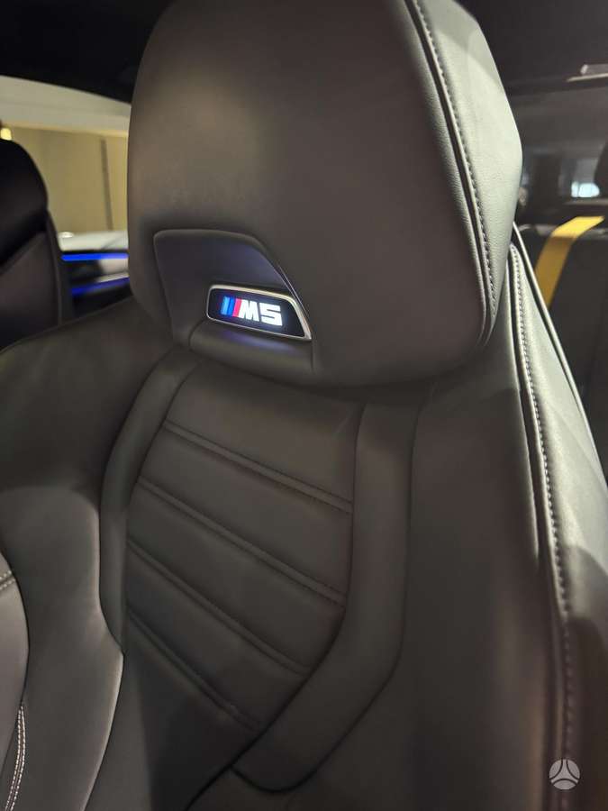 BMW M5, 4.4 l., saloon / sedan