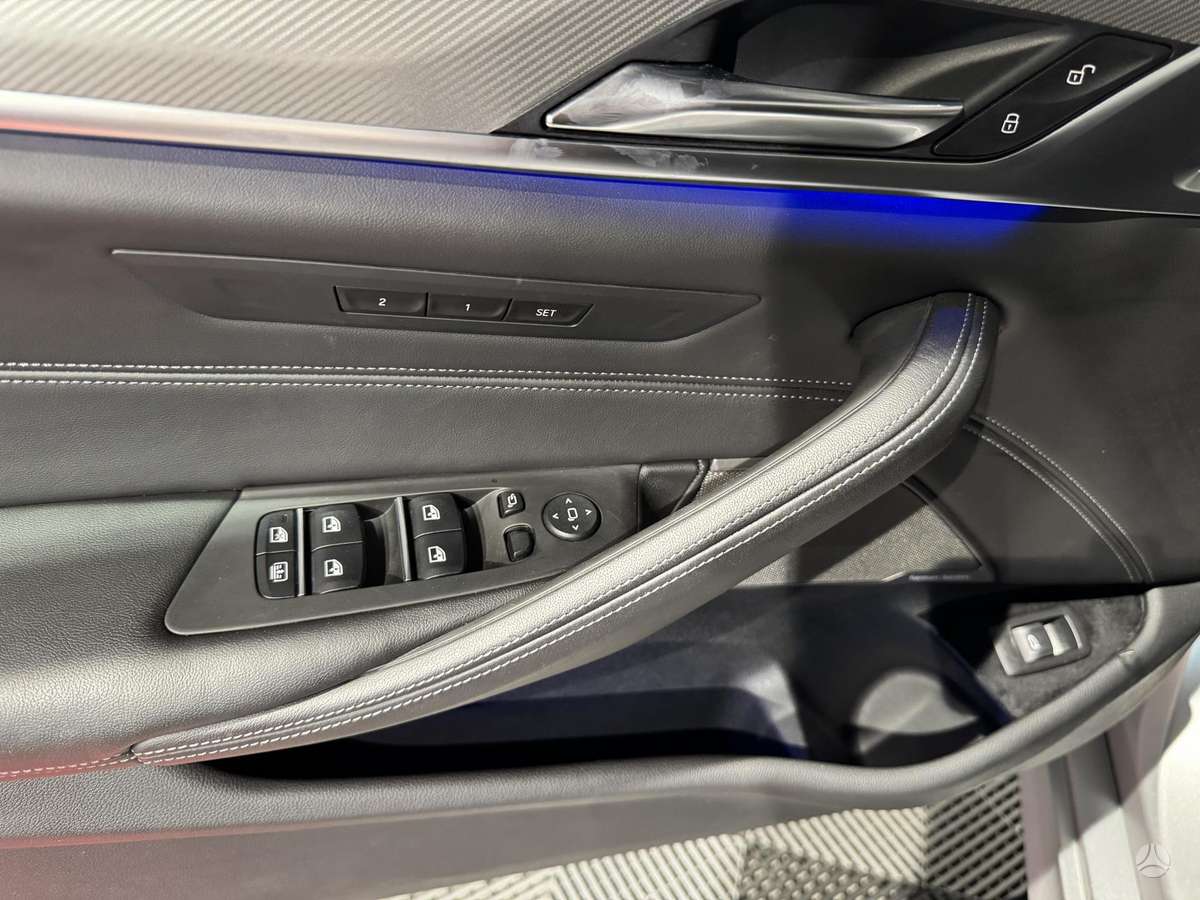 BMW M5, 4.4 l., saloon / sedan