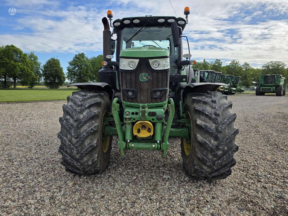 John Deere 6215R, тракторы