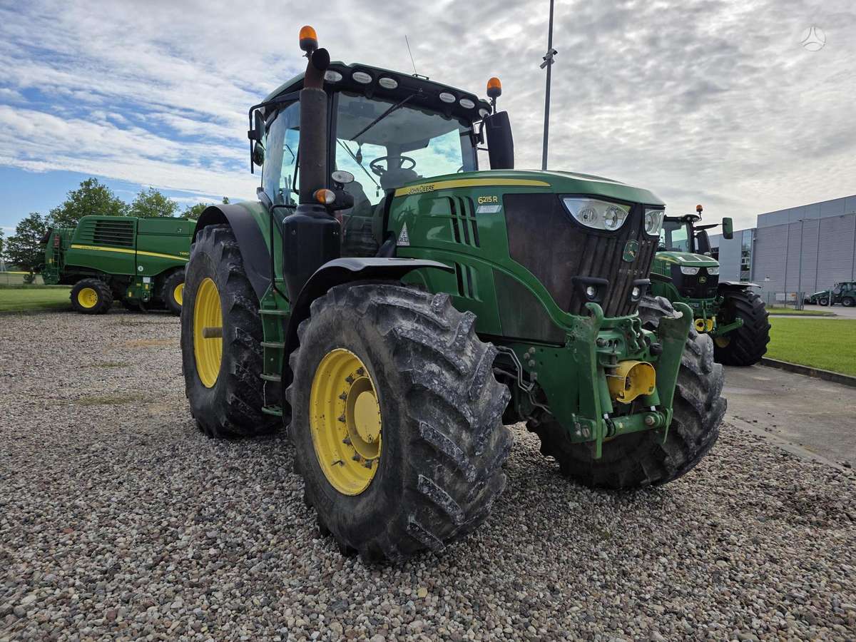 John Deere 6215R, тракторы
