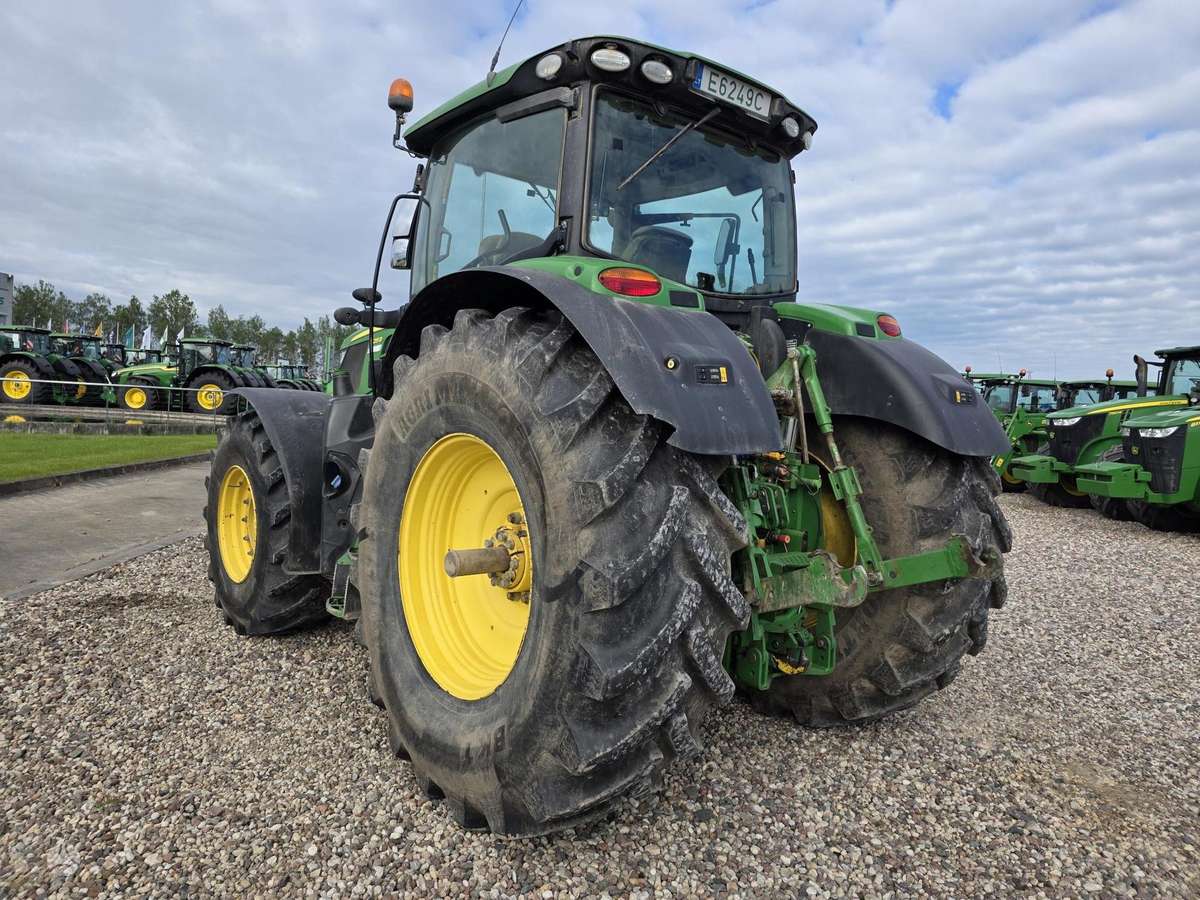 John Deere 6215R, тракторы