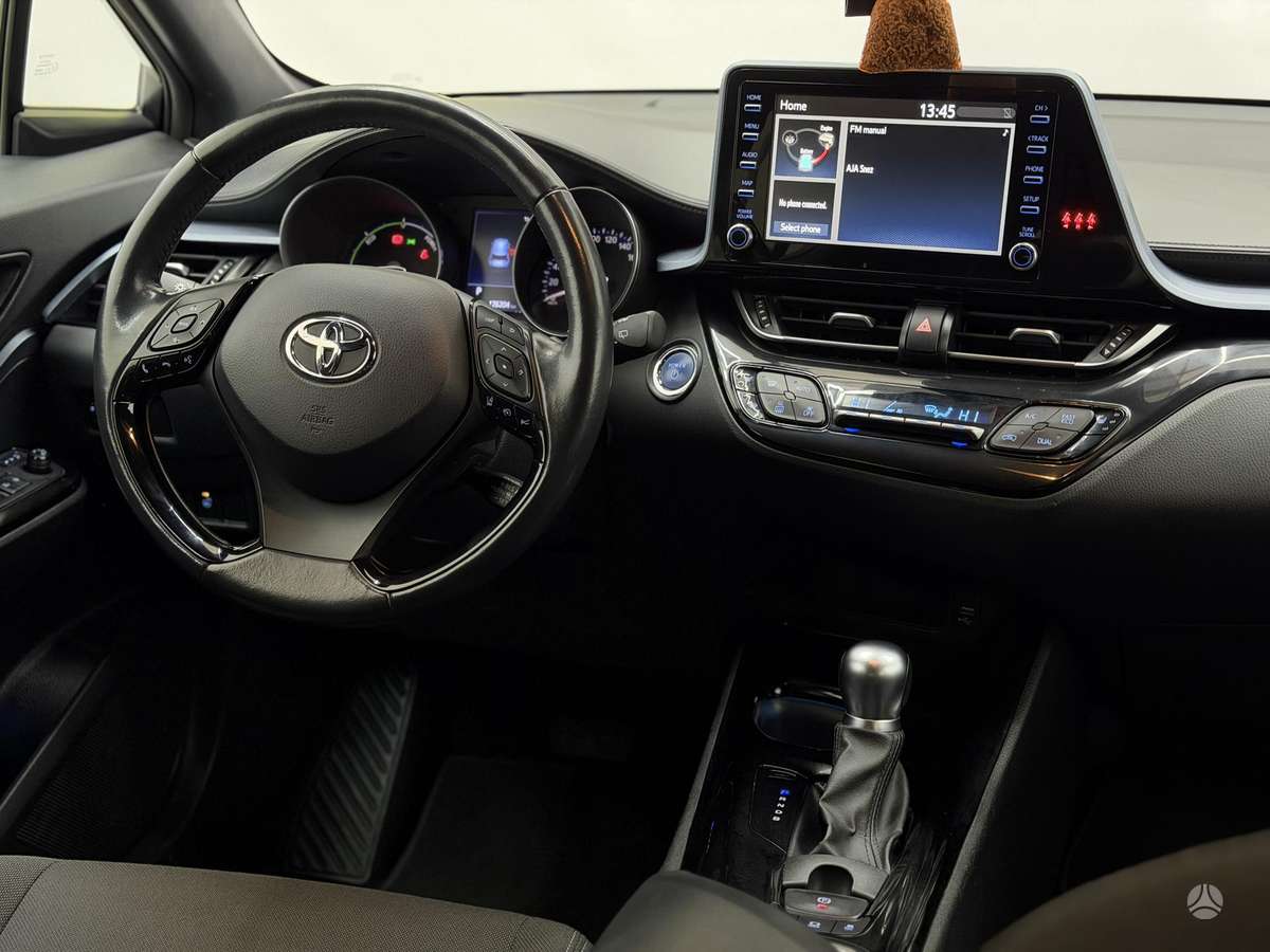 Toyota C-HR, 1.8 l., Внедорожник / Кроссовер