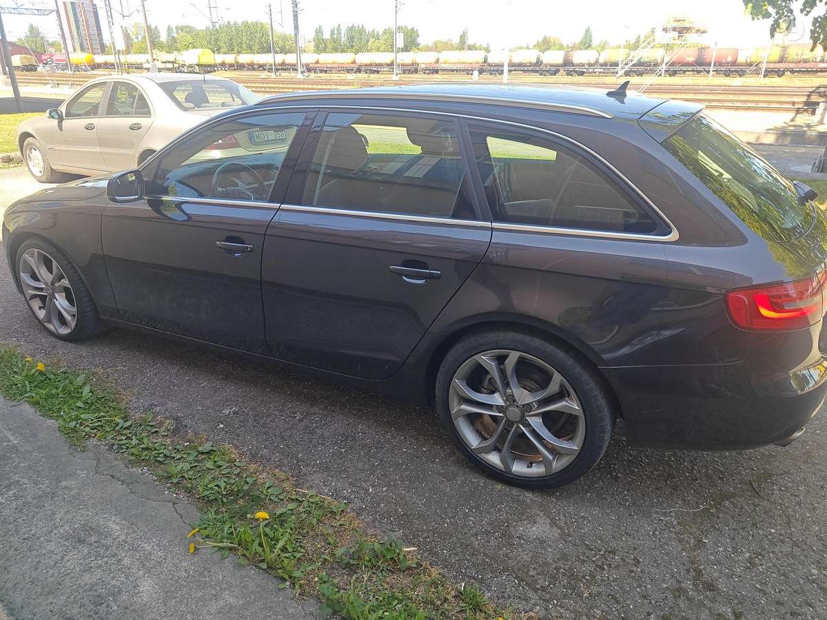 Audi A4, 3.0 l., universalas