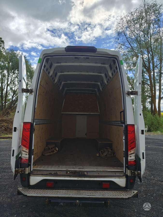 Iveco Daily 70C18, box trucks / box vans