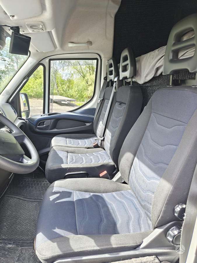 Iveco Daily 70C18, box trucks / box vans