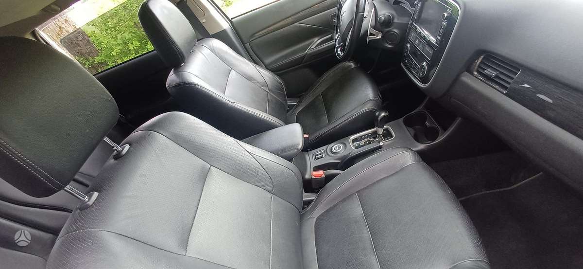 Mitsubishi Outlander, 2.0 l., Минивэн