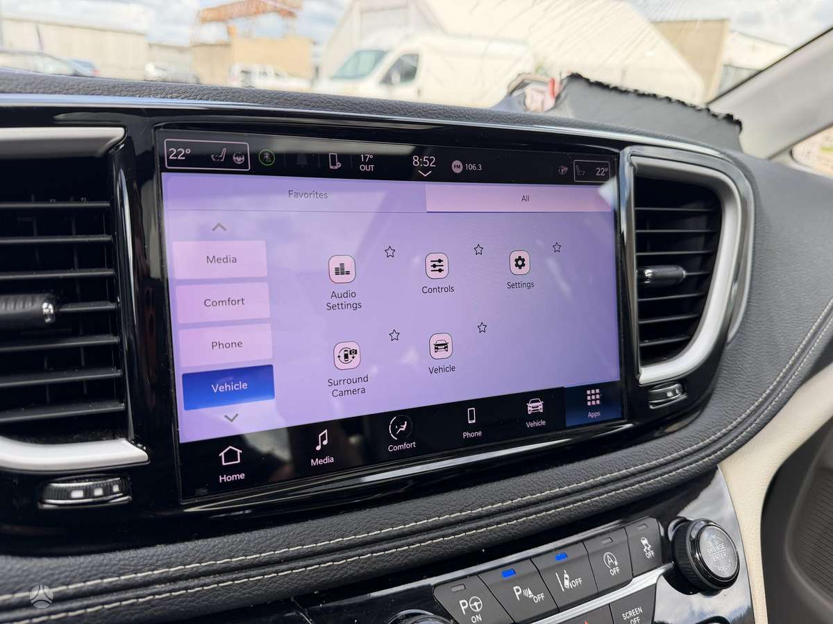 Chrysler Pacifica, 3.6 l., off-road / crossover