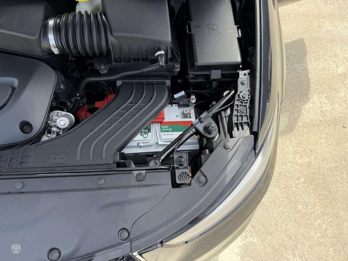 Chrysler Pacifica, 3.6 l., off-road / crossover