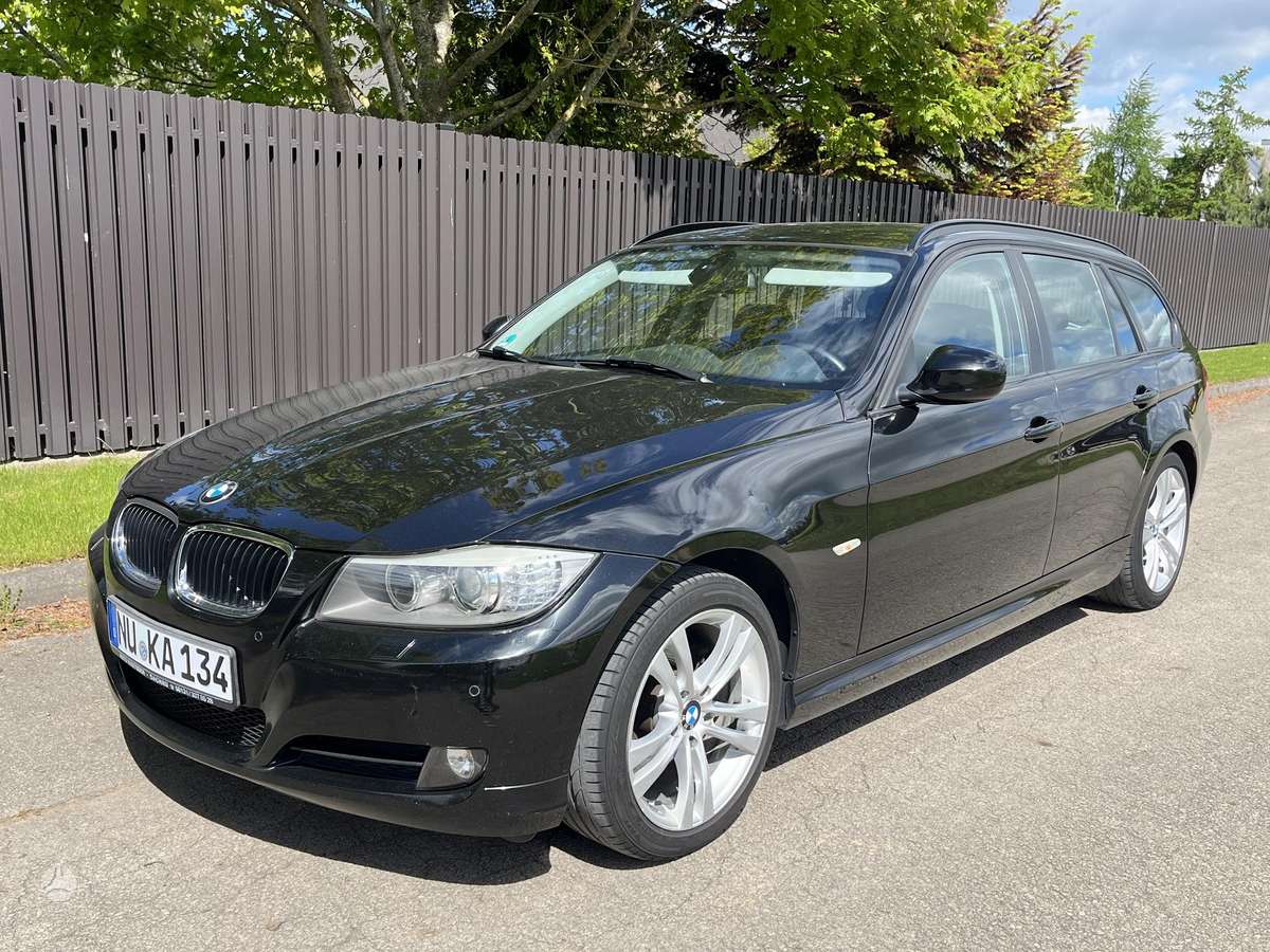 BMW 320, Универсал