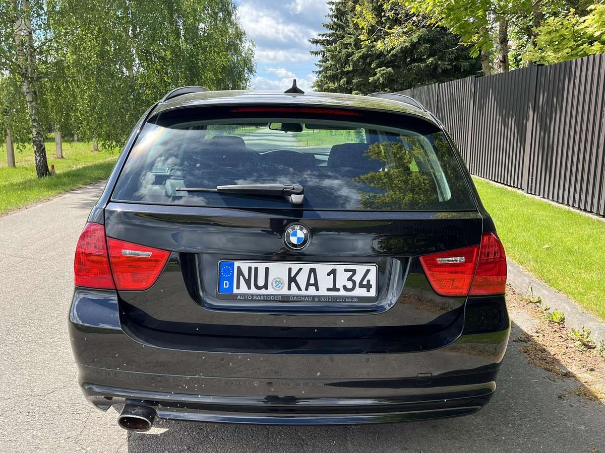 BMW 320, Универсал