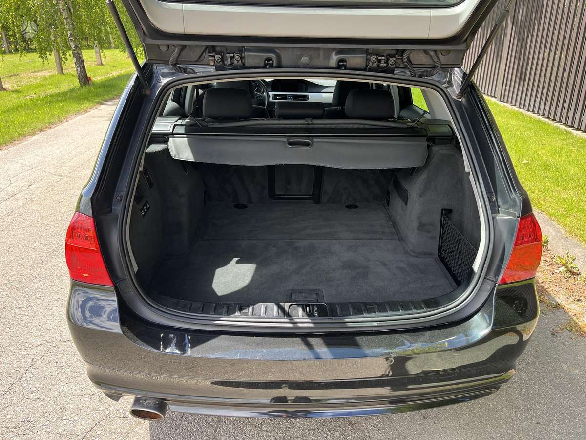 BMW 320, wagon