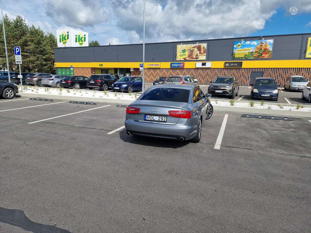 Audi A6, 2.0 l., saloon / sedan