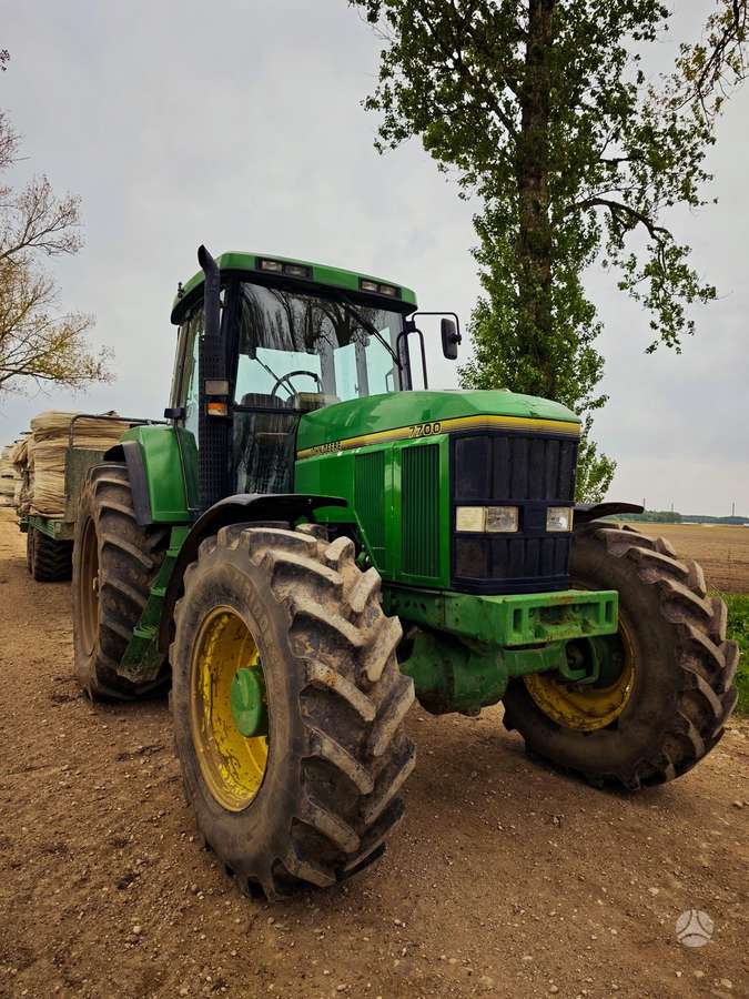 John Deere 7700, тракторы