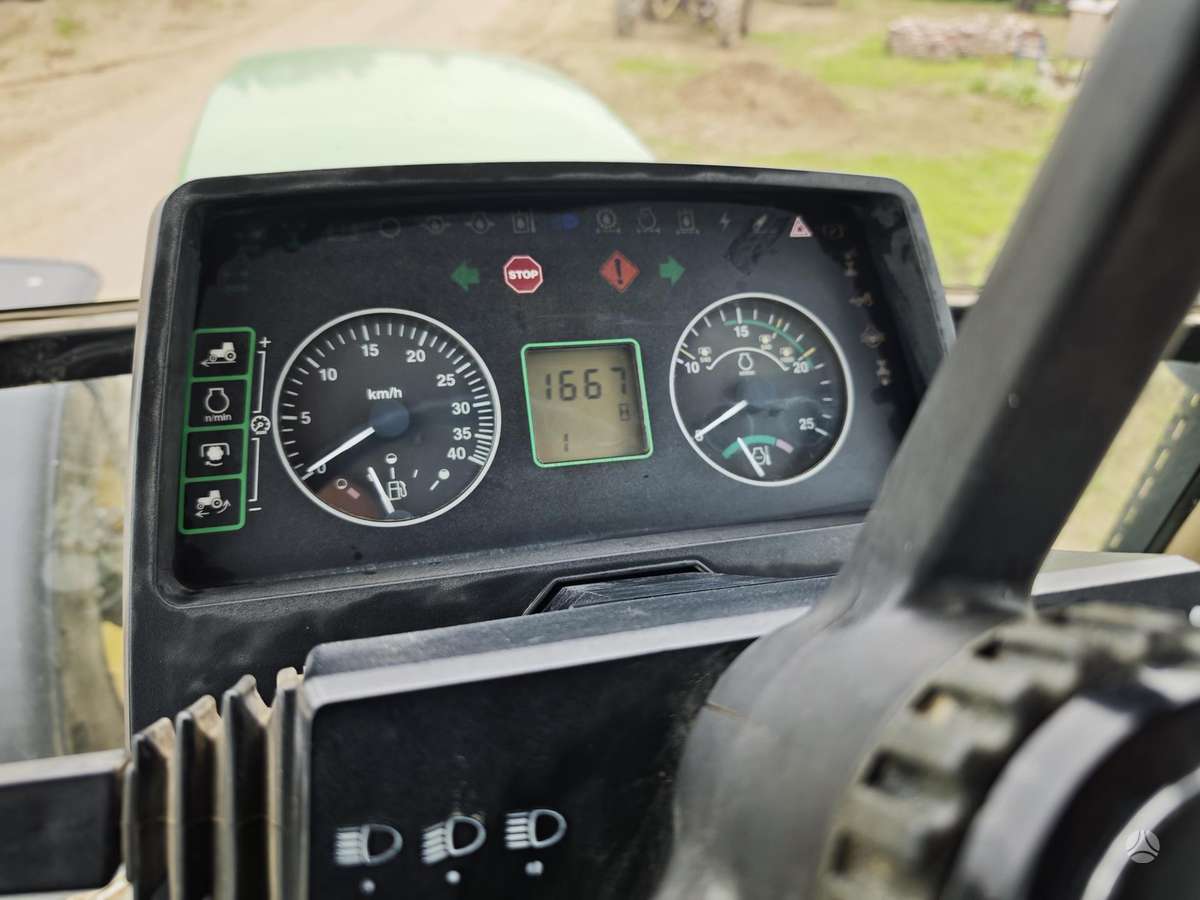 John Deere 7700, tractors