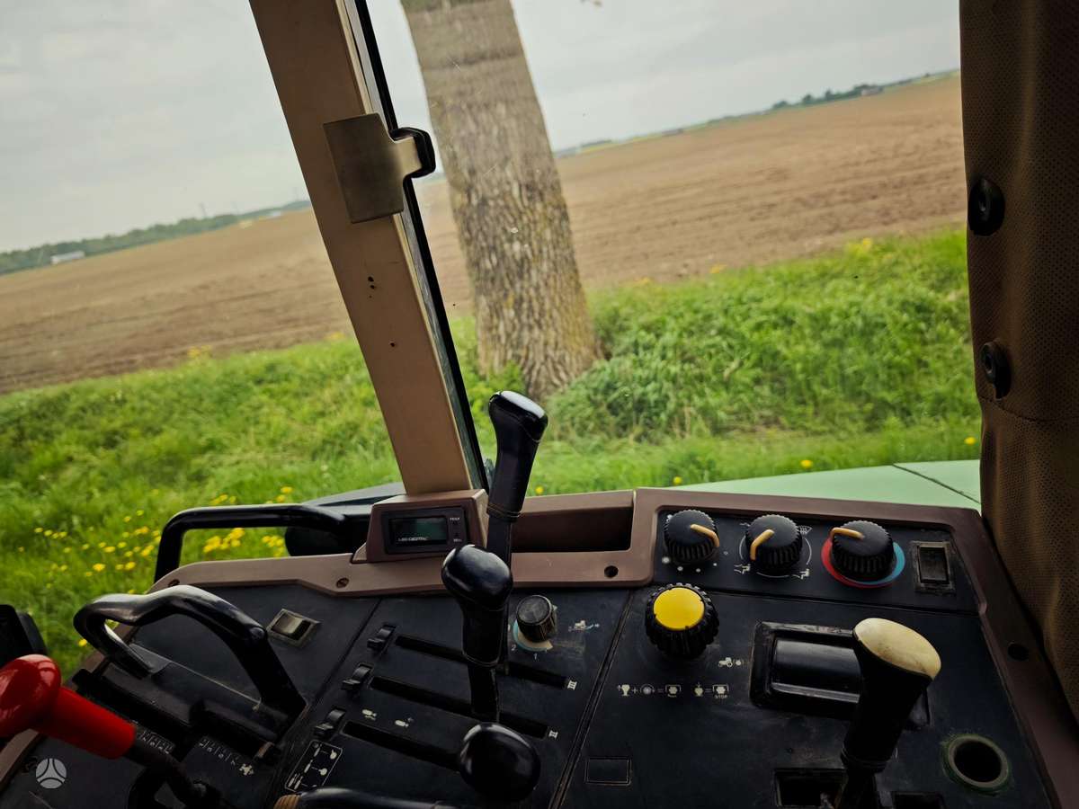 John Deere 7700, tractors
