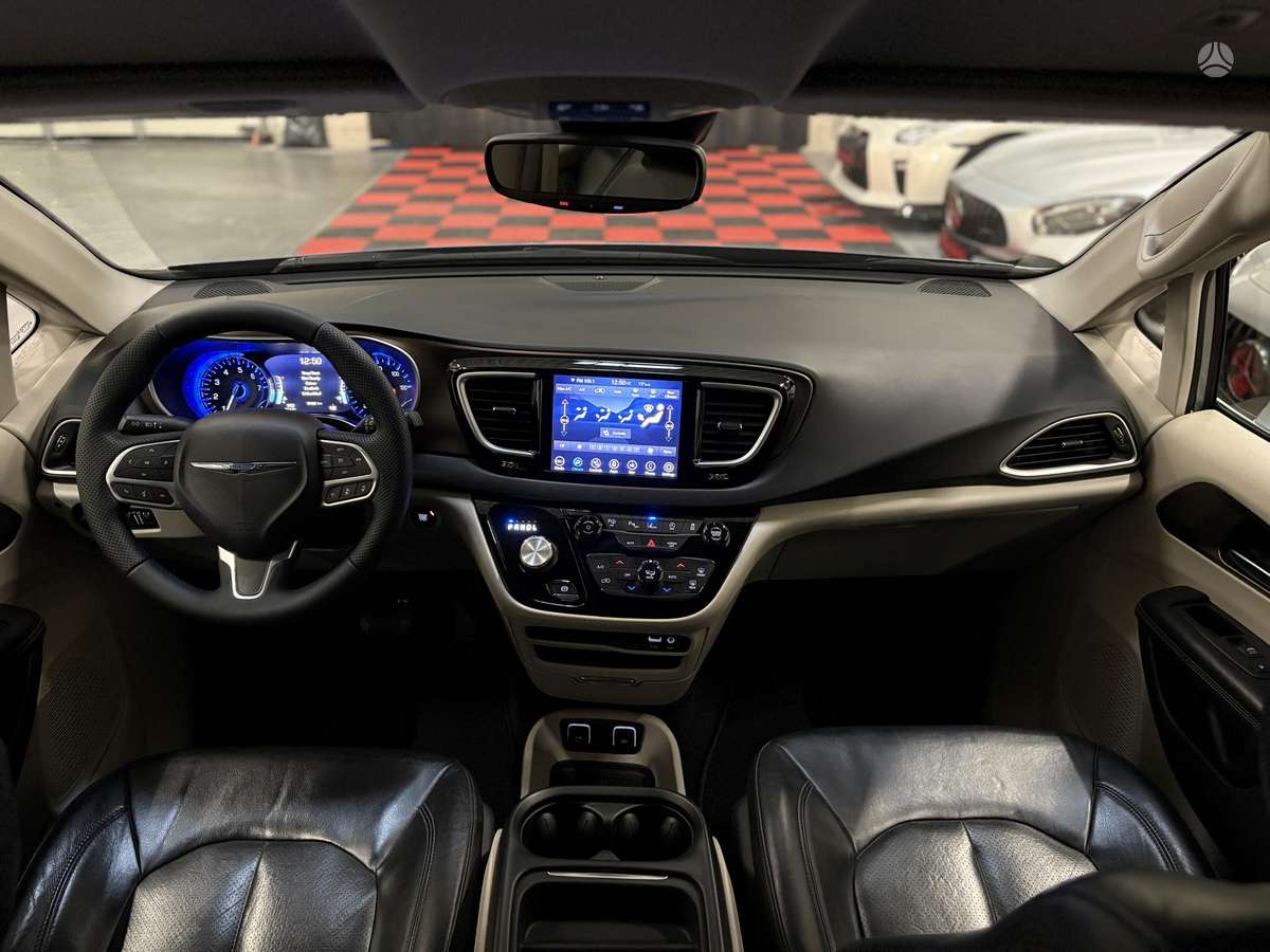 Chrysler Pacifica, 3.6 l., Минивэн