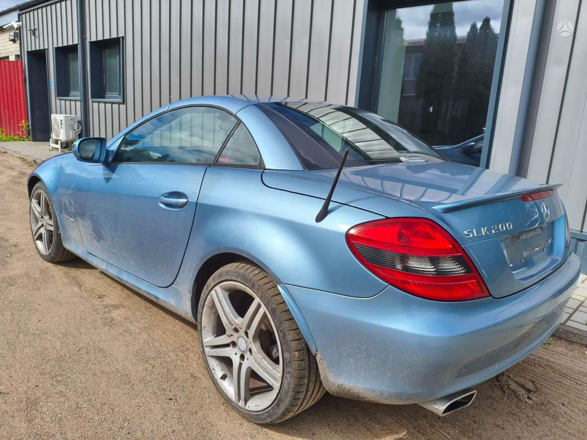 Mercedes-Benz SLK200 по частям