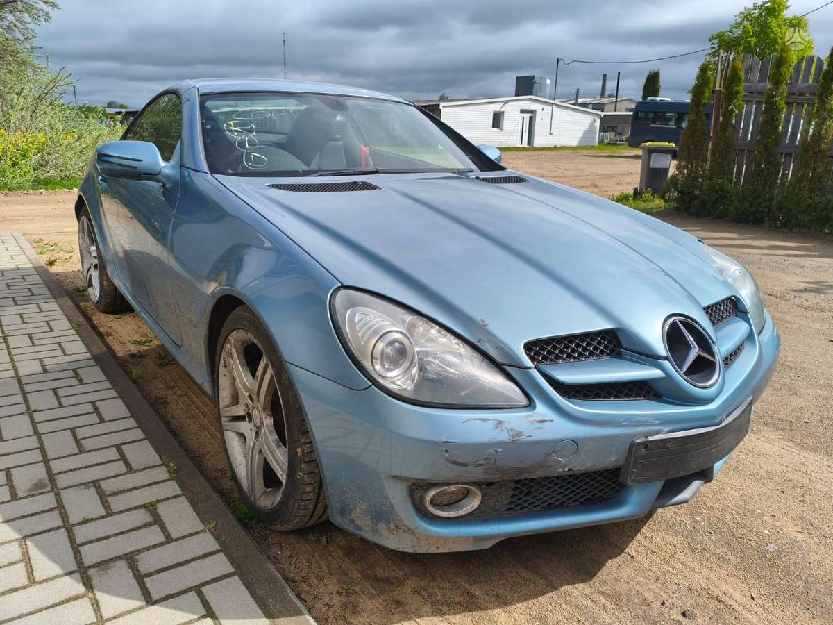 Mercedes-Benz SLK200 по частям
