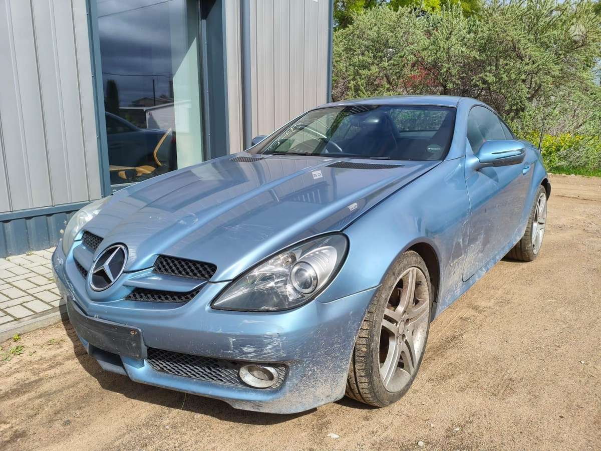 Mercedes-Benz SLK200 по частям