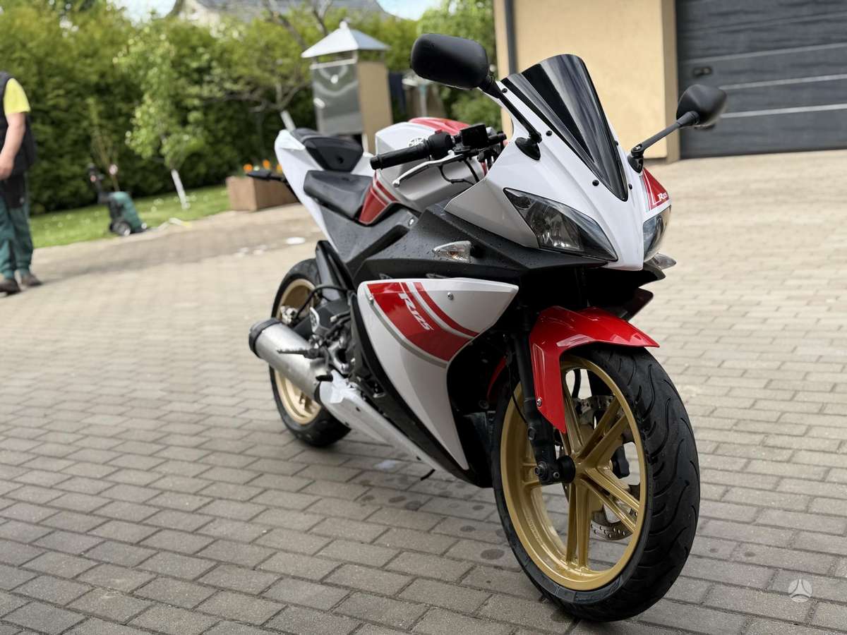 Yamaha YZF 125cc, superbikes