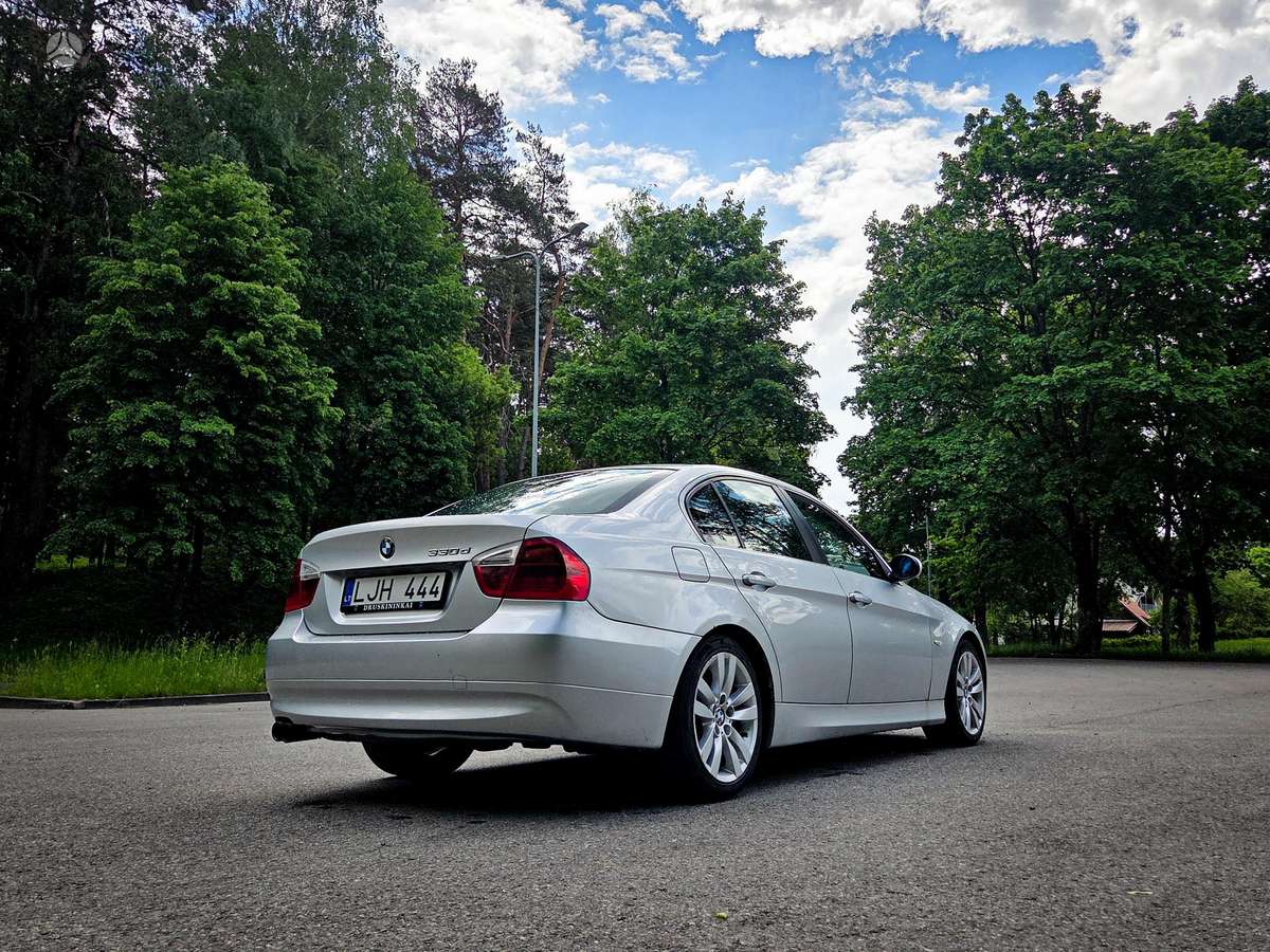 BMW 330, 3.0 l., Седан