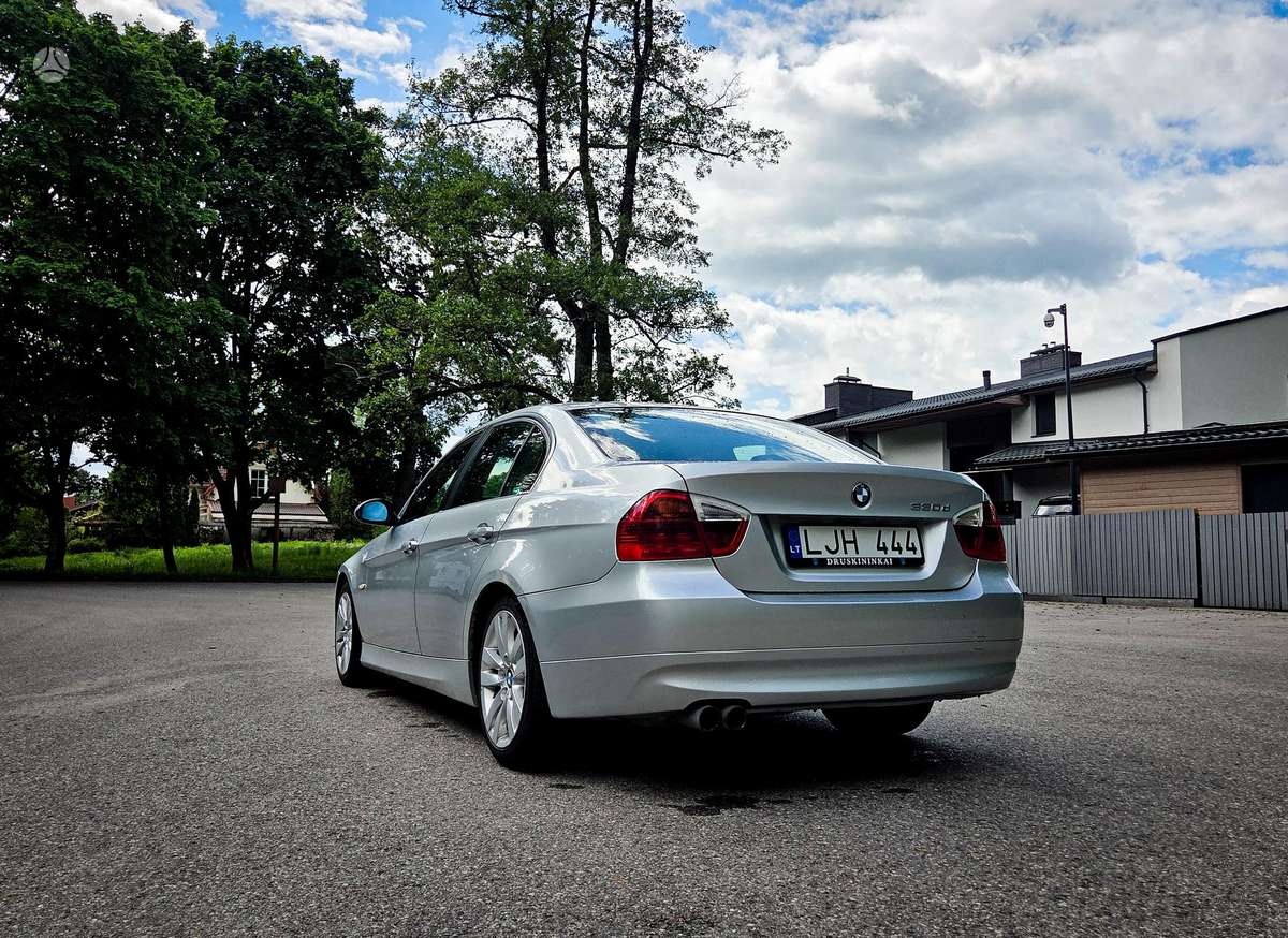 BMW 330, 3.0 l., Седан