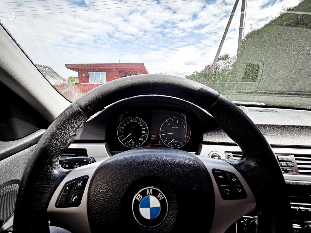 BMW 330, 3.0 l., Седан