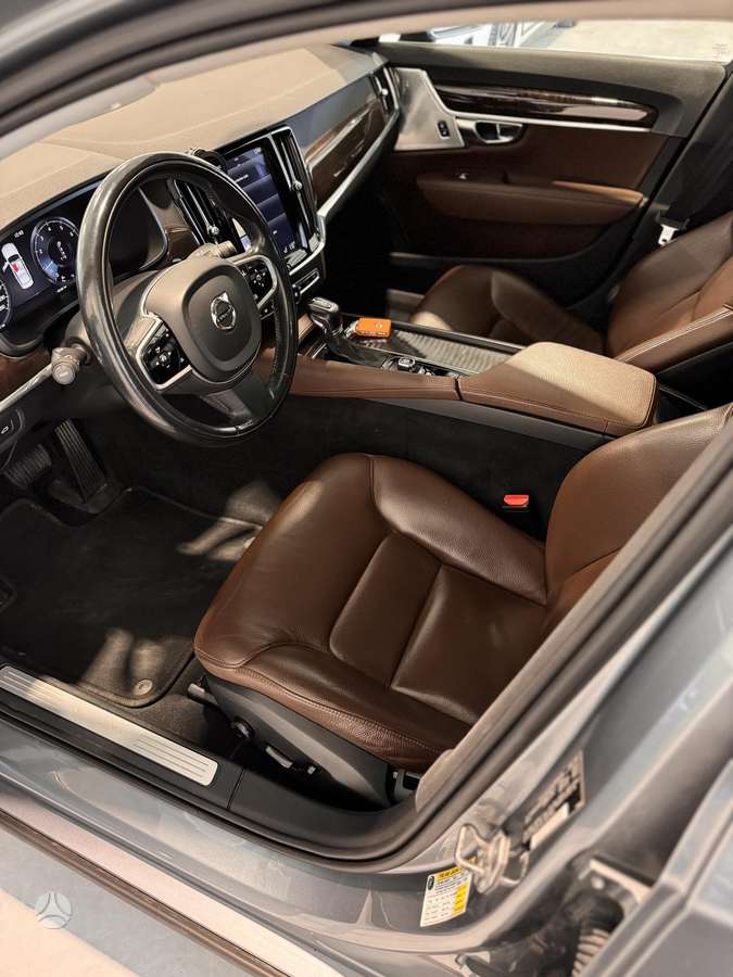 Volvo S90, 2.0 l., Седан