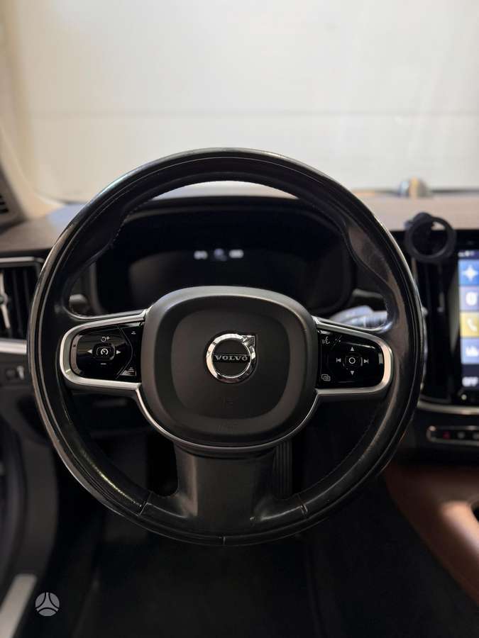 Volvo S90, 2.0 l., Седан