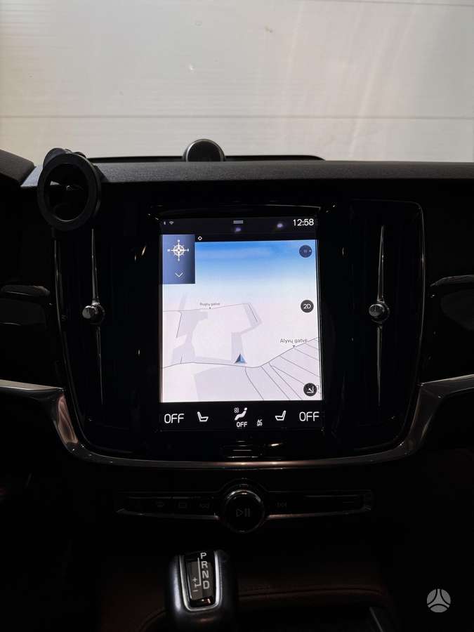 Volvo S90, 2.0 l., Седан
