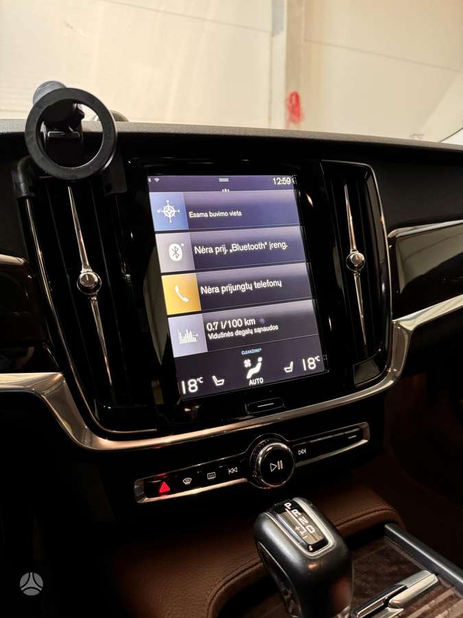 Volvo S90, 2.0 l., Седан