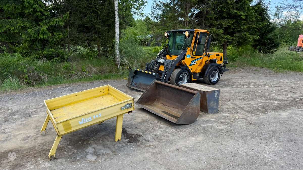 -Kita- Wille 355B, mini loaders