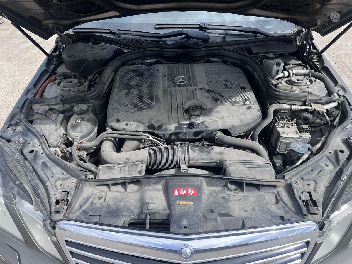 Mercedes-Benz E300 rezerves daļās