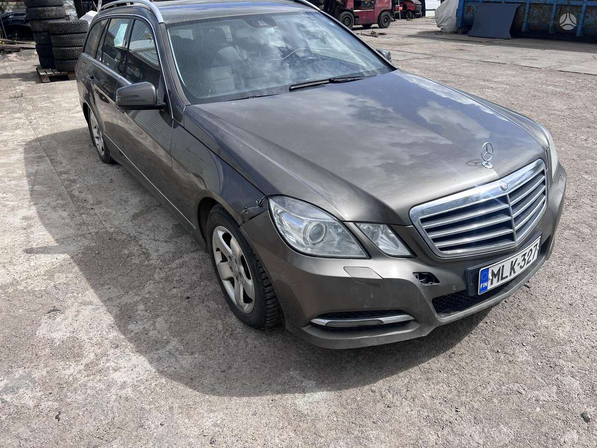 Mercedes-Benz E300 rezerves daļās