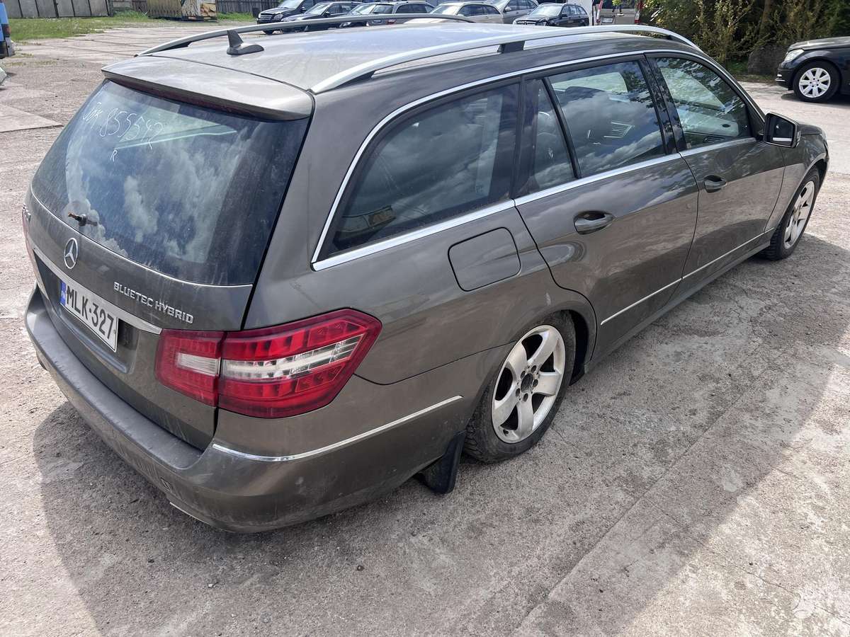 Mercedes-Benz E300 rezerves daļās